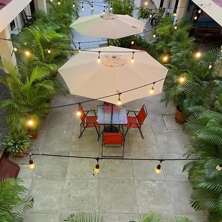 Hotel El Reformador Puerto Barrios Exteriör bild