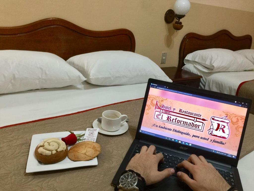 Hotel El Reformador Puerto Barrios Exteriör bild