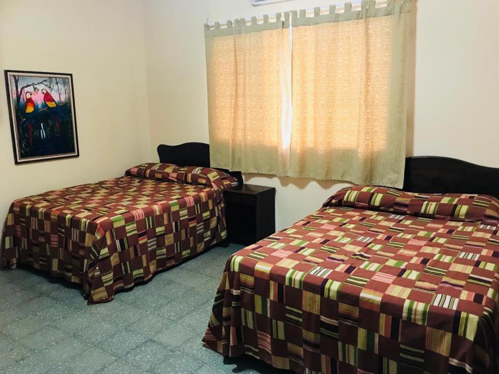 Hotel El Reformador Puerto Barrios Exteriör bild