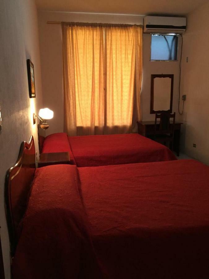 Hotel El Reformador Puerto Barrios Exteriör bild